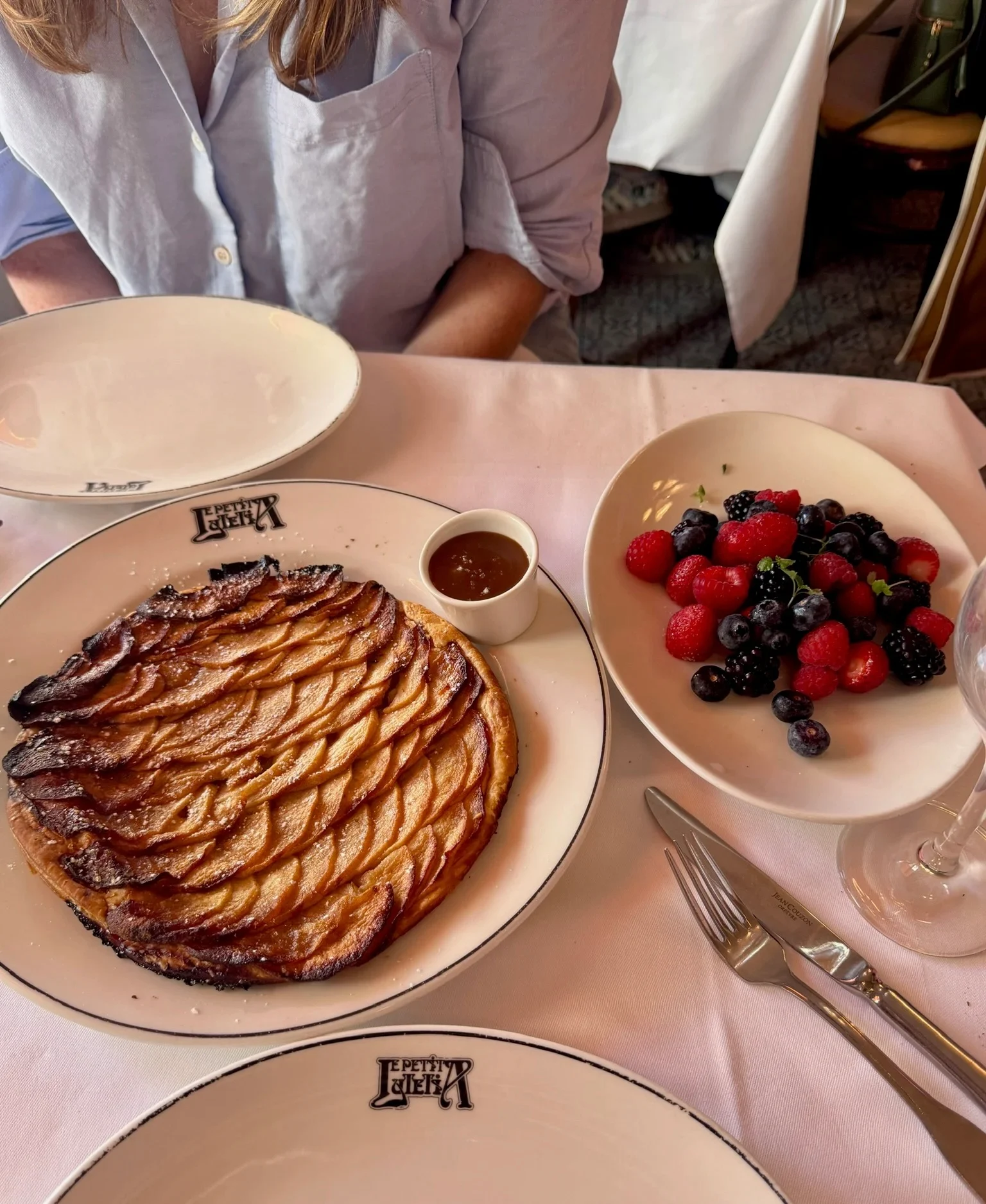 le petit Lutetia Paris very thin apple pie