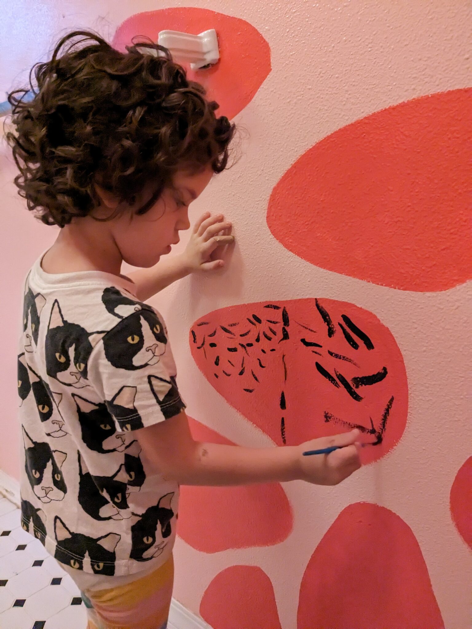 strawberry bathroom pink