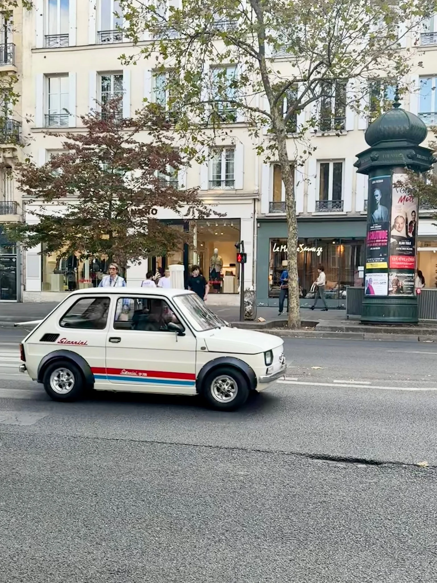Paris car